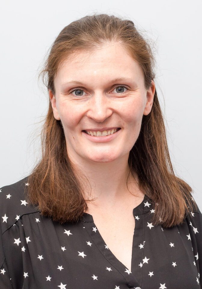 Ellen-D-headshot-768x960